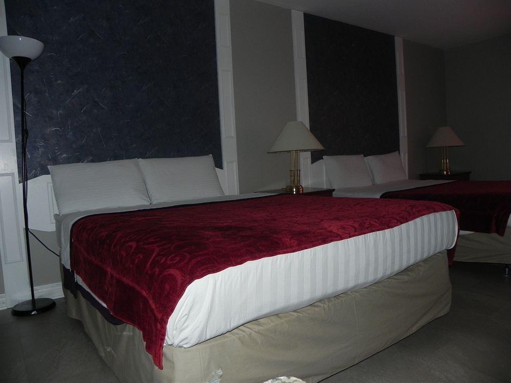 Grewals And Suites Motel