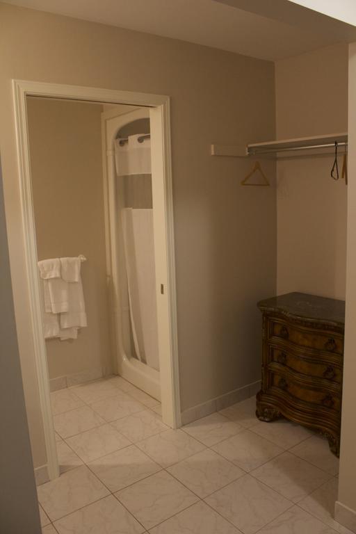 Grewals And Suites Motel
