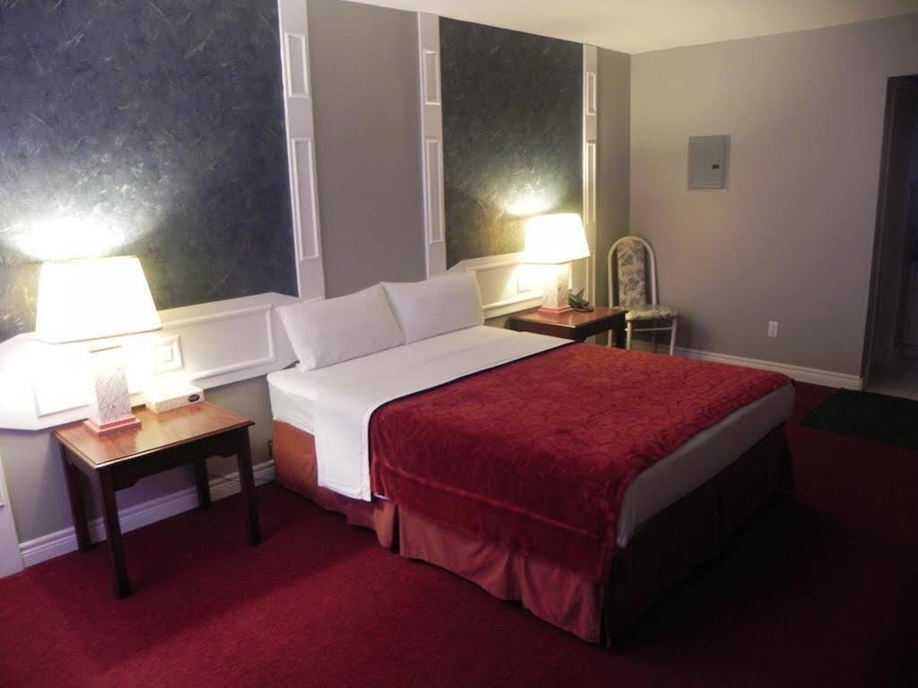 Motel Grewals And Suites 2*