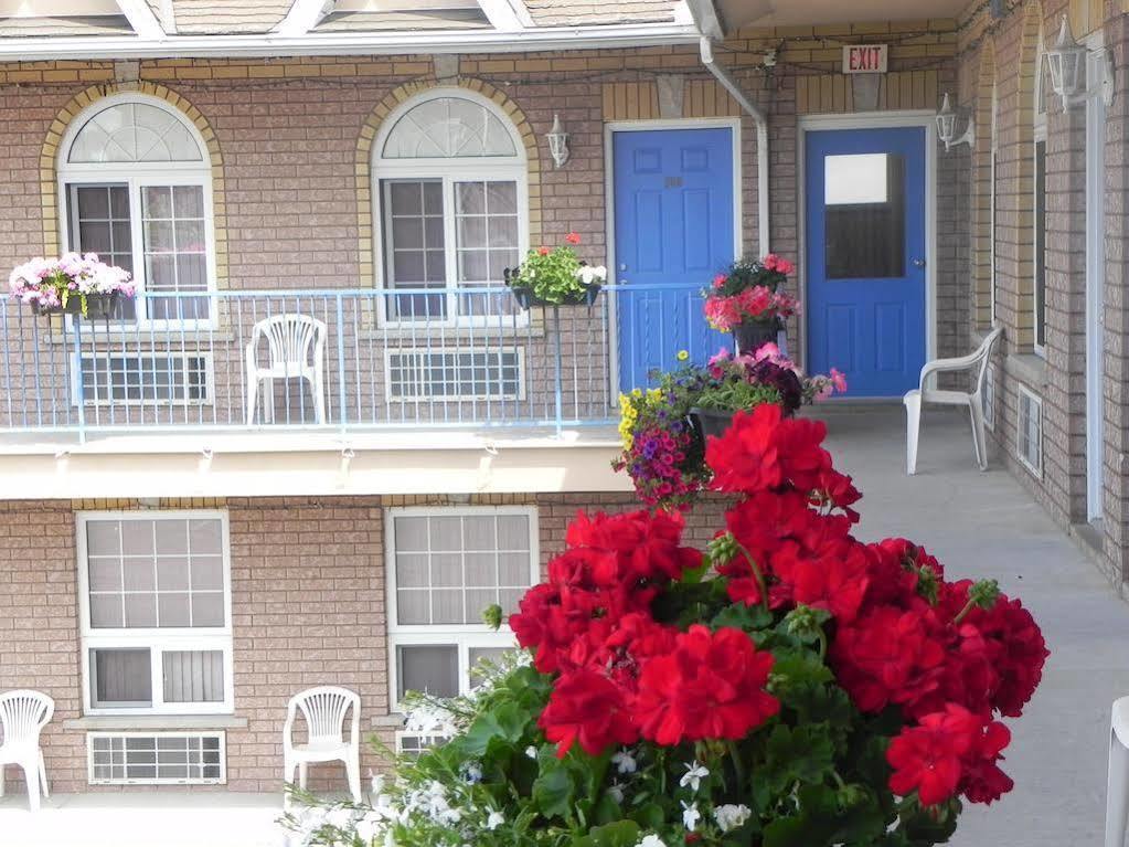 Motel Grewals And Suites