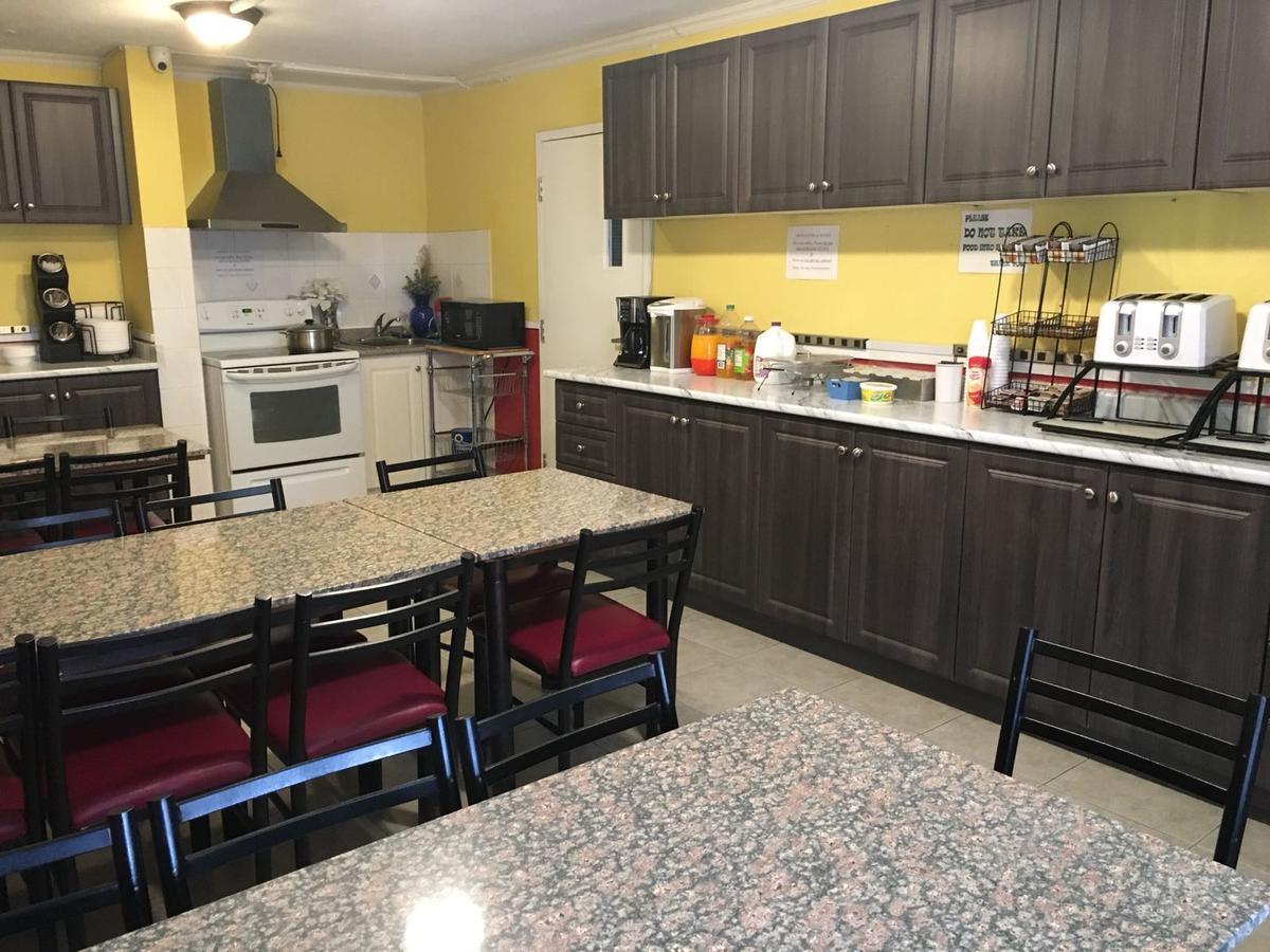 Motel Grewals And Suites