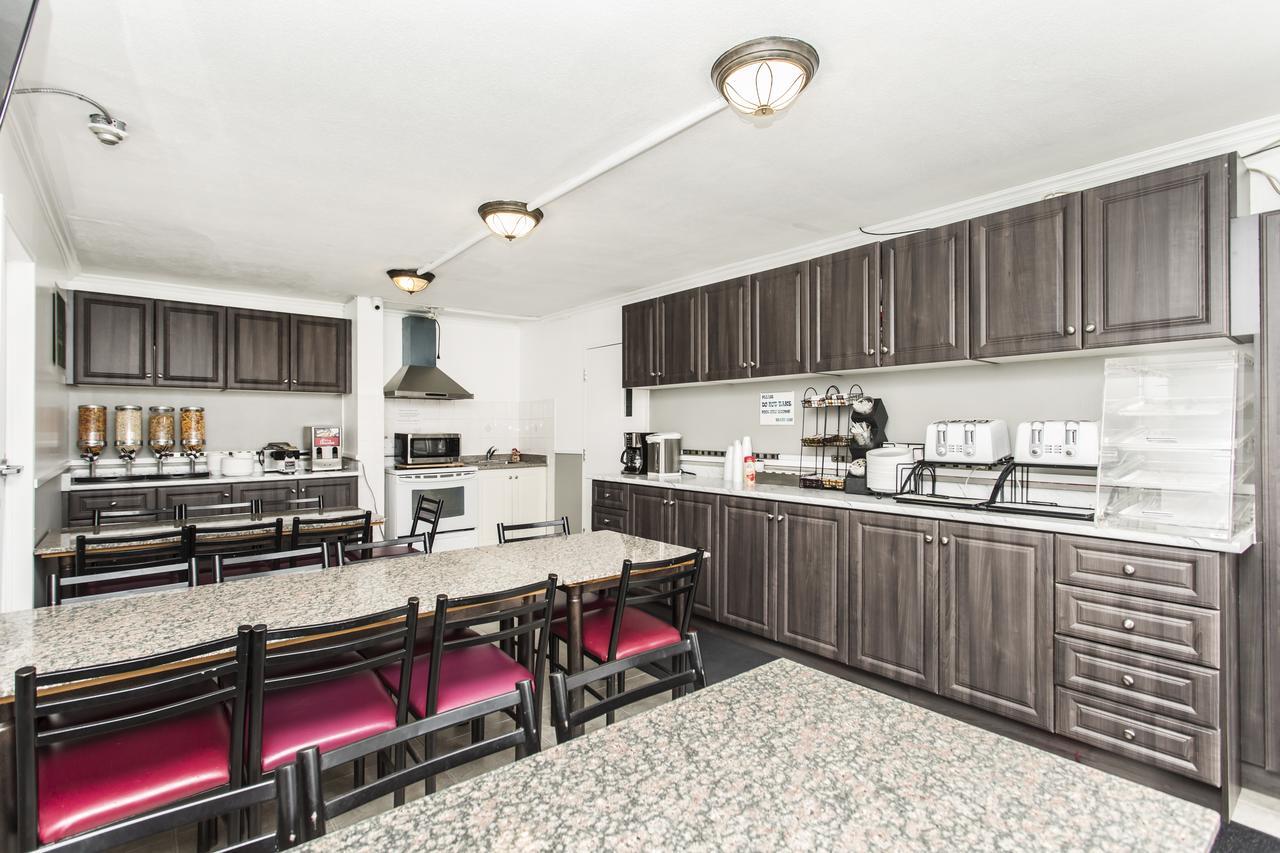 Grewals And Suites Motel