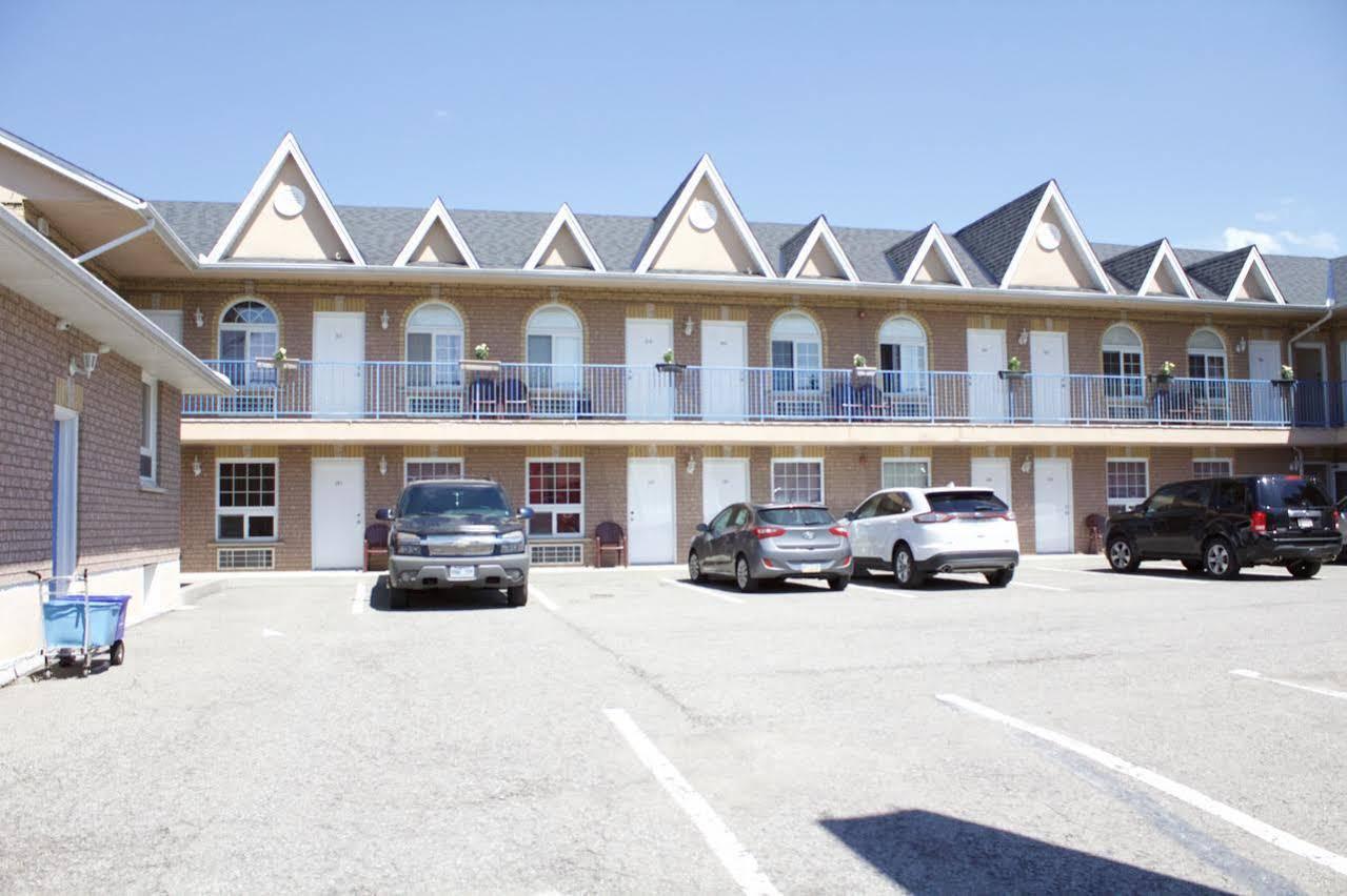 Motel Grewals And Suites